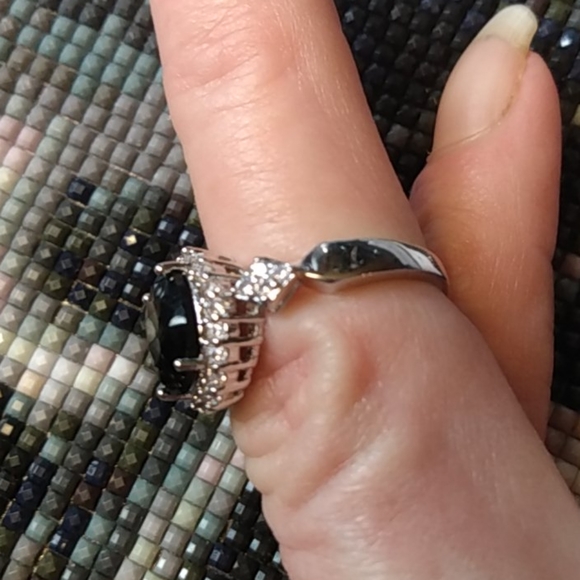 Genuine round black CZ finger ring - Picture 5 of 6